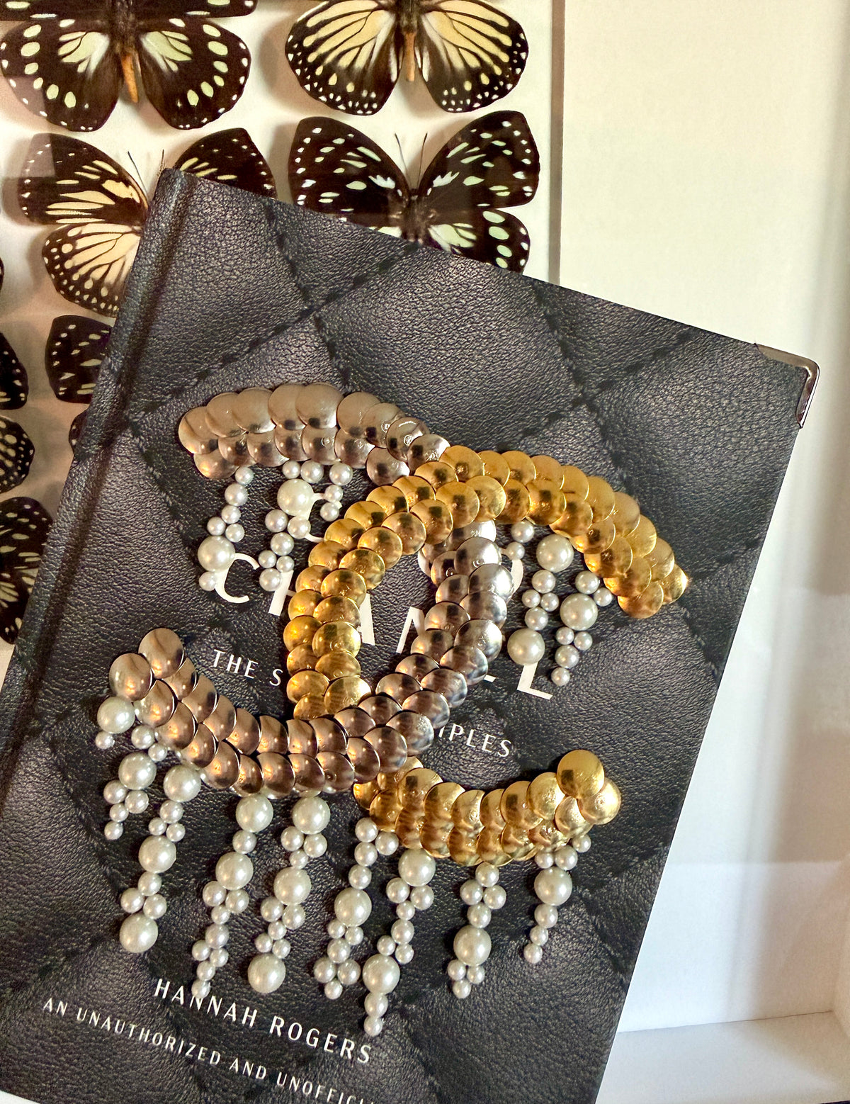 White Pearl Drip CHNEL Little Studded Book