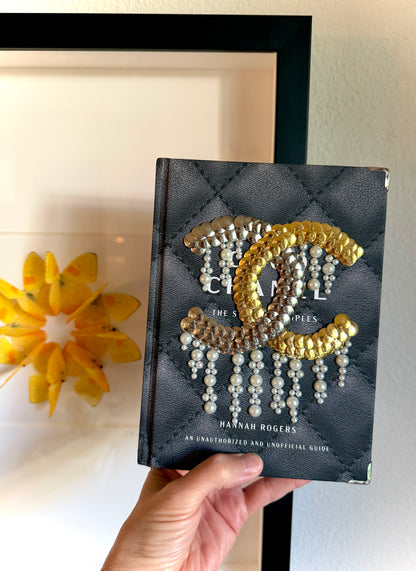 White Pearl Drip CHNEL Little Studded Book