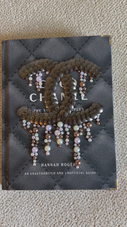 Pearl Drip Coco CHNEL Little Studded Book